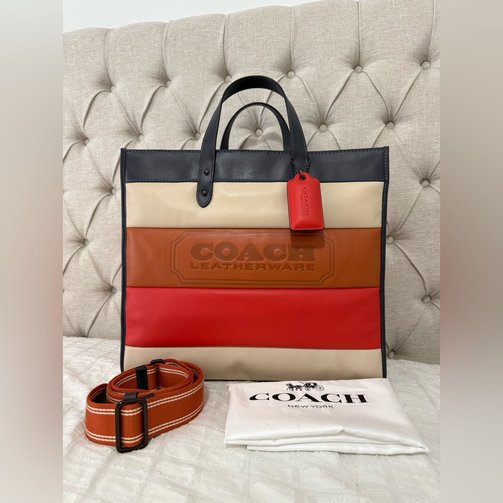 EUC Coach Quilted Puffer Field Tote 40 bag strap & hang tag!